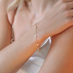 Lulus Keep It Stunning 14kt Gold and Pearl Bracelet